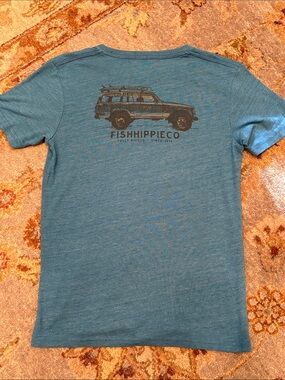 ✨ NWOT ✨ boys Fish Hippie Blue Graphic Tee with Station Wagon Print, YL